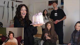 QTCinderella makes a cake for Valkyrae