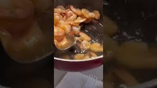 Mom tries to cook “grits and shrimp” for the first time and…