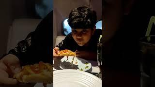 vegas mall | domino's pizza|cheese burst pizza #shorts #youtubeshorts #delhi #pizza #vegas #domino