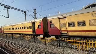 22718 : LGD WAP7 leading Secunderabad Rajkot Express skipping Udhna Junction towards Surat