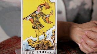 How to Read the Fool Card | Tarot Cards