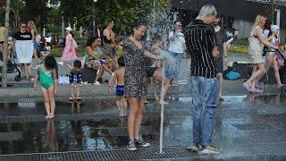 Summer, funny girls and wet jeans and dresses! / Лето, веселые девушки и мокрые джинсы и платья!