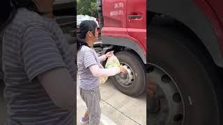 又出发了。#用抖音记录卡车生活 #卡车夫妻日常