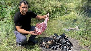 UNDERGROUND LAMB LEG RECIPE | COOKING LEG OF LAMB UNDERGROUND | SPECIAL WILDERNESS COOKING RECIPES