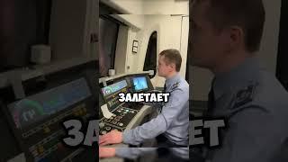 Пассажир влетел в кабину поезда метро ТКЛ  @PROMETRO #shorts #машинистметро #владимирконнов #метро