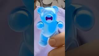 Tom sings yummy gummy