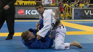 Keenan Cornelius v Leandro Lo / World Championship 2014