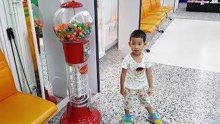 น้องบีมลูกแม่บี | เล่นตู้หมุนไข่ Toys