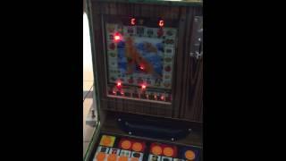 VIDEO OF COIN SLOT MACHINE, COIN OPERATED SLOT GAME MACHINE