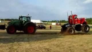 Fendt 930 v Big Pete Monster Truck