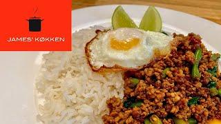 Pad krapao moo - Thailandsk lynstegt hakket svinekød med chili, hvidløg og thai basilikum.