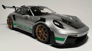 Building a Porsche 911 GT3 RS 992 Model kit