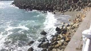 Angry waves kick stabilopds