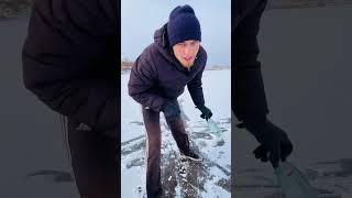 Прыгнул на тонкий лед