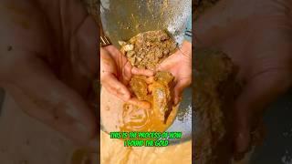 Traditional #goldmining discovered a gold mine worth over $50,000 inside a porous rock #goldrush