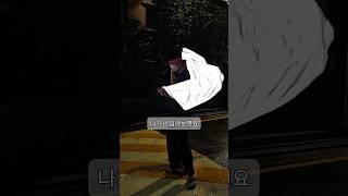마치 그래픽처럼 빛나는 옷? 활용도 장난 아니네