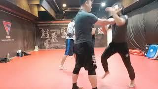 defense and counterattack in the face of hand attacks; military knife combat techniques...