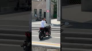 Extreme contrast, anti-race takeoff #takeoff #race421 #sassyoperation #vipbikeshorts