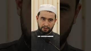 РАЗДАЮТ РИС НА ПОХОРОНАХ