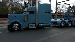 Big Hardworking Machines! Peterbilt Heavy Hauls!