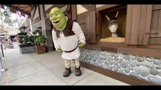 Universal Studios.....meeting Shrek #donkey #shrek #universal #vacation