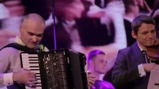 J.Strauss - Medley. Павел Мангасарян (аккордеон), Антон Соломатин (скрипка) и Манго-экспресс.