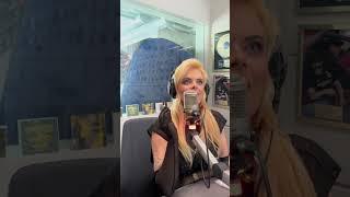 Erika Vikman SuomiRäp Radion vieraana