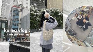 korea vlog ️: first snow in seoul, convenient stores, what i eat on the plane, n seoul tower, etc.