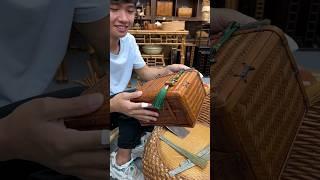 The bamboo forest is quiet, and the handmade bamboo products show a purepure andSimplicity brings us