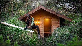 The girl survives in the cabin log. Solo overnight. ASMR