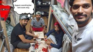 Room mey wife mil gai(wife dikhao video chlao) UAE Roommates funn