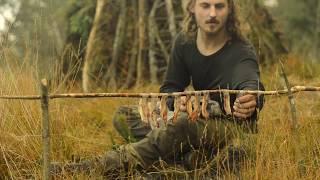 Bushcraft overnight - shelter building, fat wood, bacon, russian axe, repairing sweater