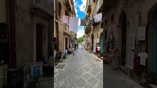  #alleys of #ortigia #siracusa #sicily #italy #visitsicily #visititaly #travellingwithoutmoving