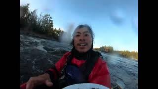 kayaking in fall on Ottawa River  オタワ、カヤック