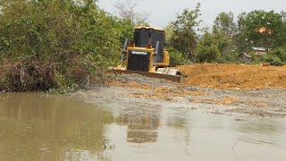 Wonderful Great Operator Bulldozer SHANTUI Pushing Skill, Push the soil into the water & Dump Truck