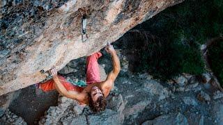 Chris Sharma in "Perfecto Mundo" Project 9b+?