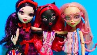 Monster High Ghoulebrities in Londoom British Dolls Elisabat Catty Noir & Viperine