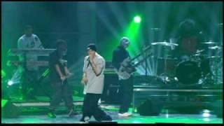 [live] Eminem - Lose Yourself (2003 Grammy award)