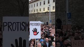 PROTEST PRED PARLAMENTOM