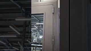 Входная стальная дверь с большим стеклом за 108 тысяч, с терморазрывом в частный дом #дверивдом #рек