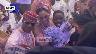 Wizkid and Jada P having fun with rich Bolu | Tiwa Savage, Oba Elegushi, K1, D'Banj at mum's burial