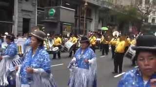 Plaza de Mayo 2014 Banda Marisma Mundial con Morenada Real Urkupiña