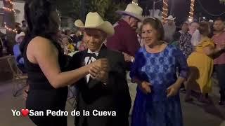 La Boda de Doña Beba y Don Pancho los abuelos que se casaron a sus casi 90 años felices bailando