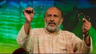 Arvind Gupta: Toys from trash for learning