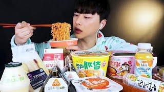 SUB)가족몰래 편의점 먹방참깨라면 불닭까르보 컵라면 삼각김밥 샌드위치 등.. Convenience store food MUKBANG EATING SHOW ASMR 리얼사운드