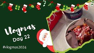 Vlogmas 2024 Day 22 - A peppermint walks into a roll.. #vlogmas2024