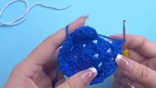 Kim Dung shows how to knit heart-shaped coasters part 2