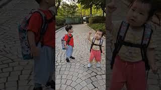 불꽃머리 쌍둥이남매의 하원길