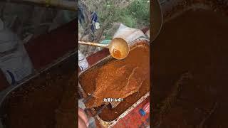 新疆河边的木头烤鱼 90一公斤 158元一条你们感觉值不值？#路边摊美味 #街边小吃 #烤鱼 #chinastreetfood #streetfood #chinafood #shorts