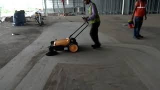 Light Weight and Economical Manual Sweeping Machine - Easy to Operate